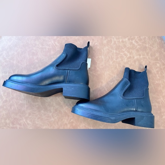 NWT CHELSEA BOOTS WITH SOLES
SIZE USA 7.5
38 EUR - Picture 6 of 9